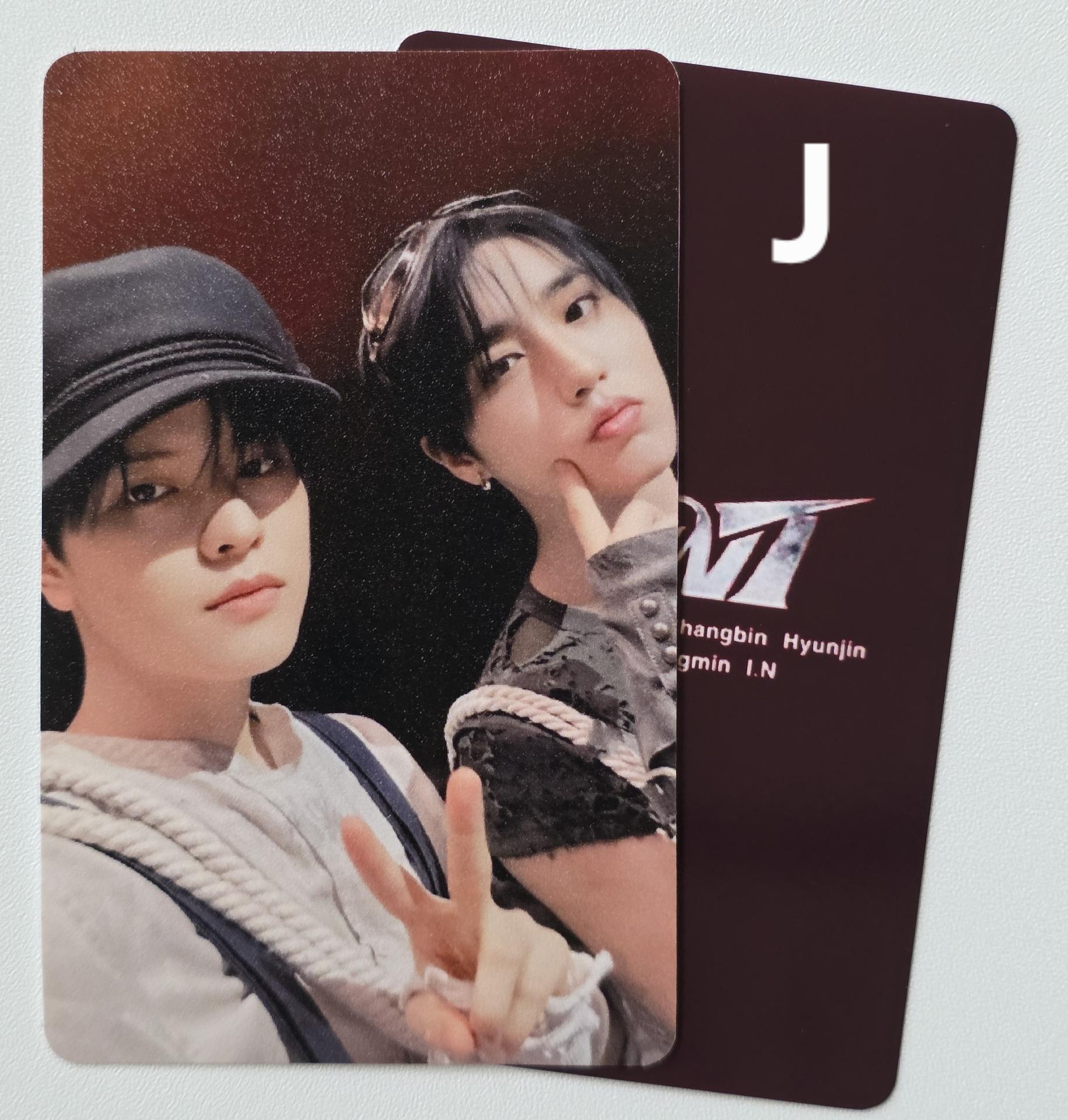 Stray Kids : Giant Japan POB Unit Photocards