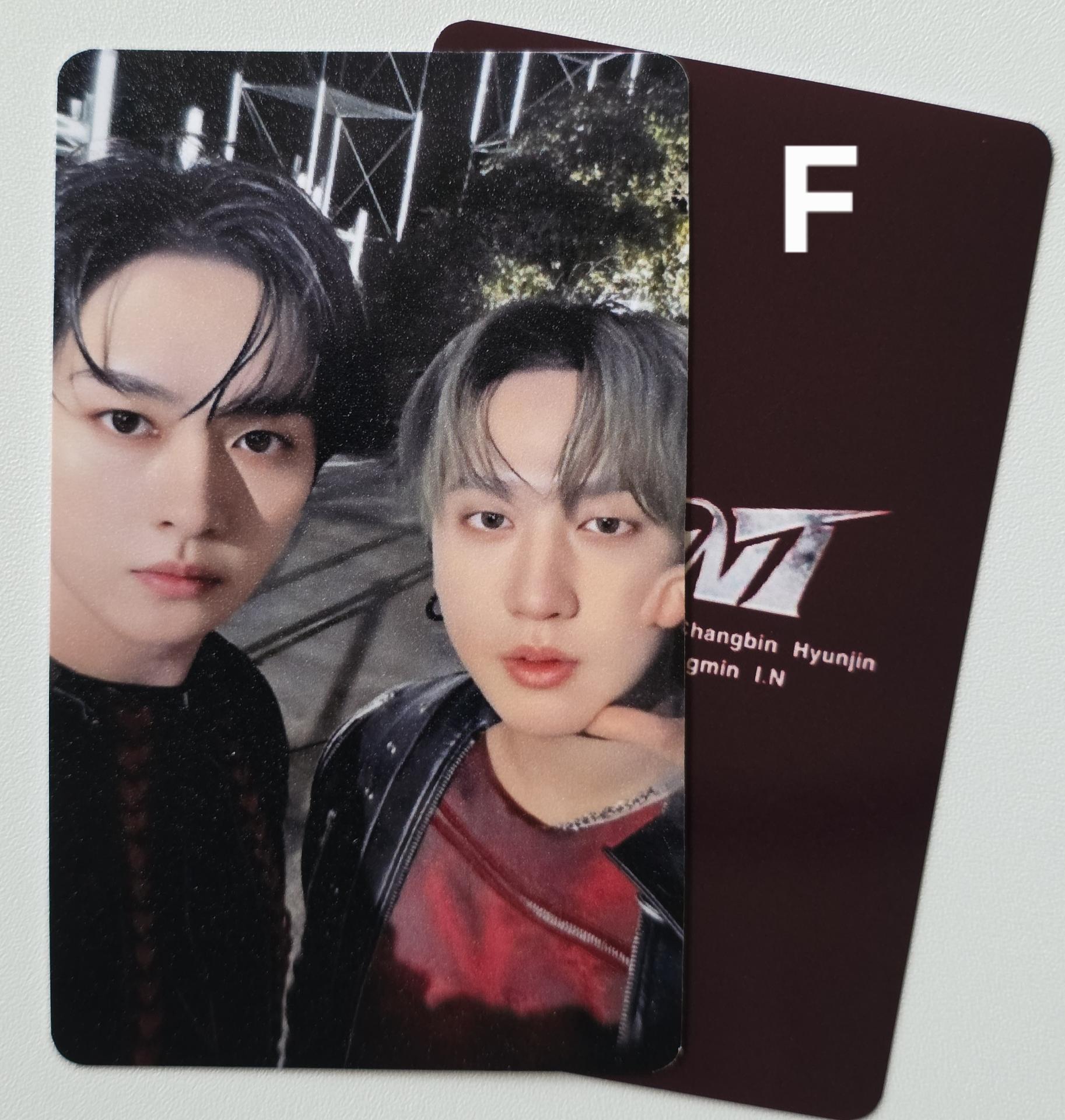 Stray Kids : Giant Japan POB Unit Photocards