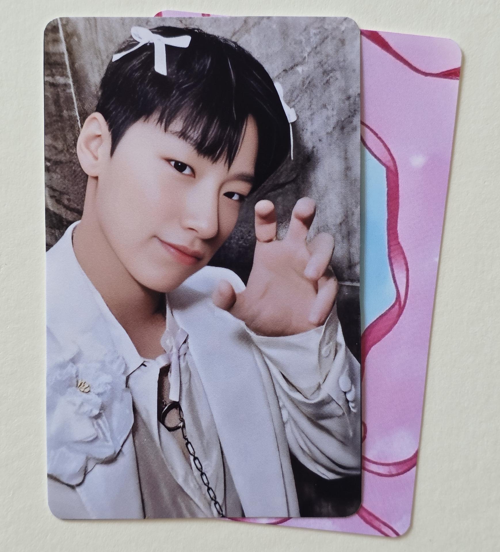 Ateez - Golden Hour PT1 Hello82 Bow POB Photocards