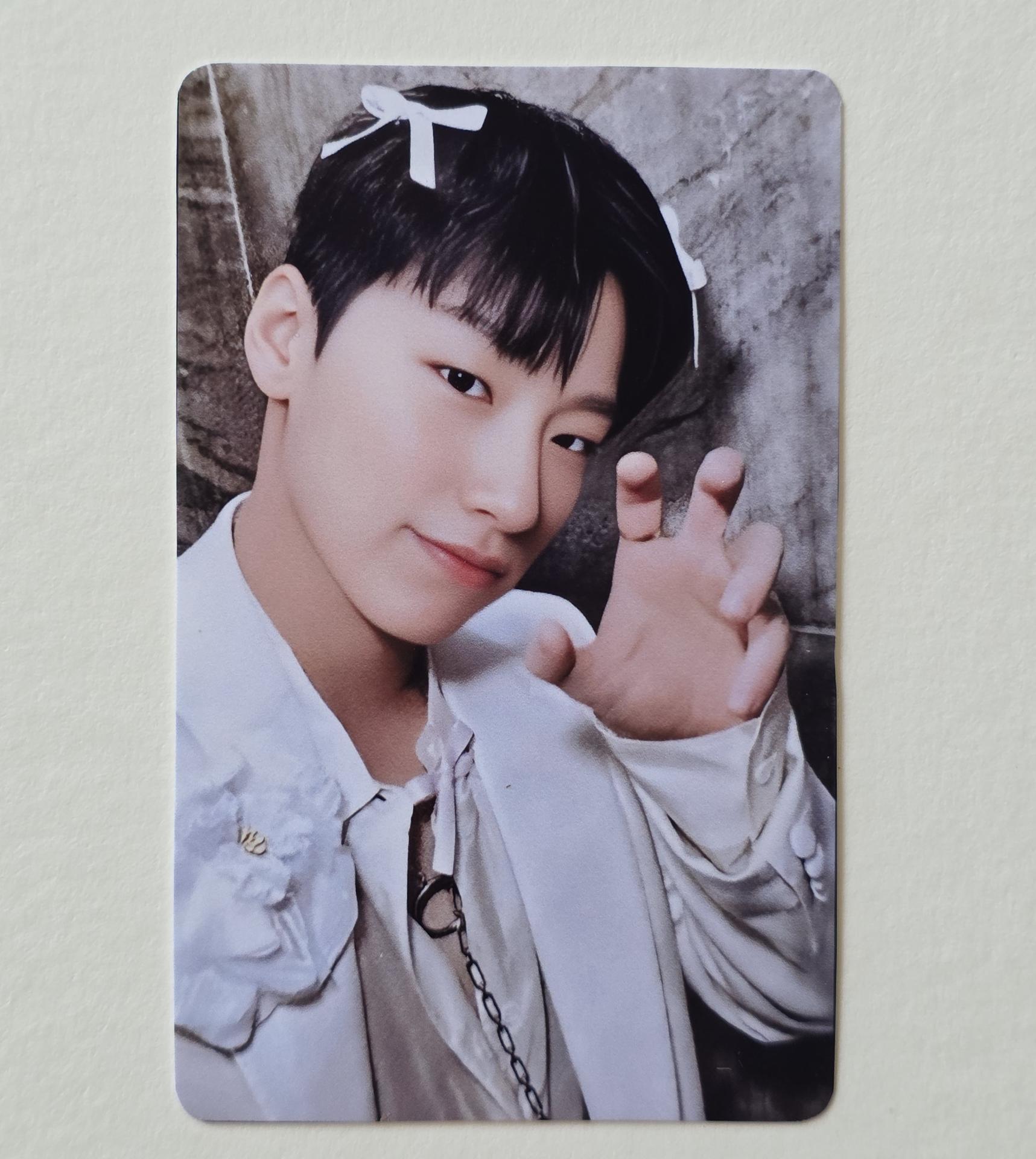 Ateez - Golden Hour PT1 Hello82 Bow POB Photocards