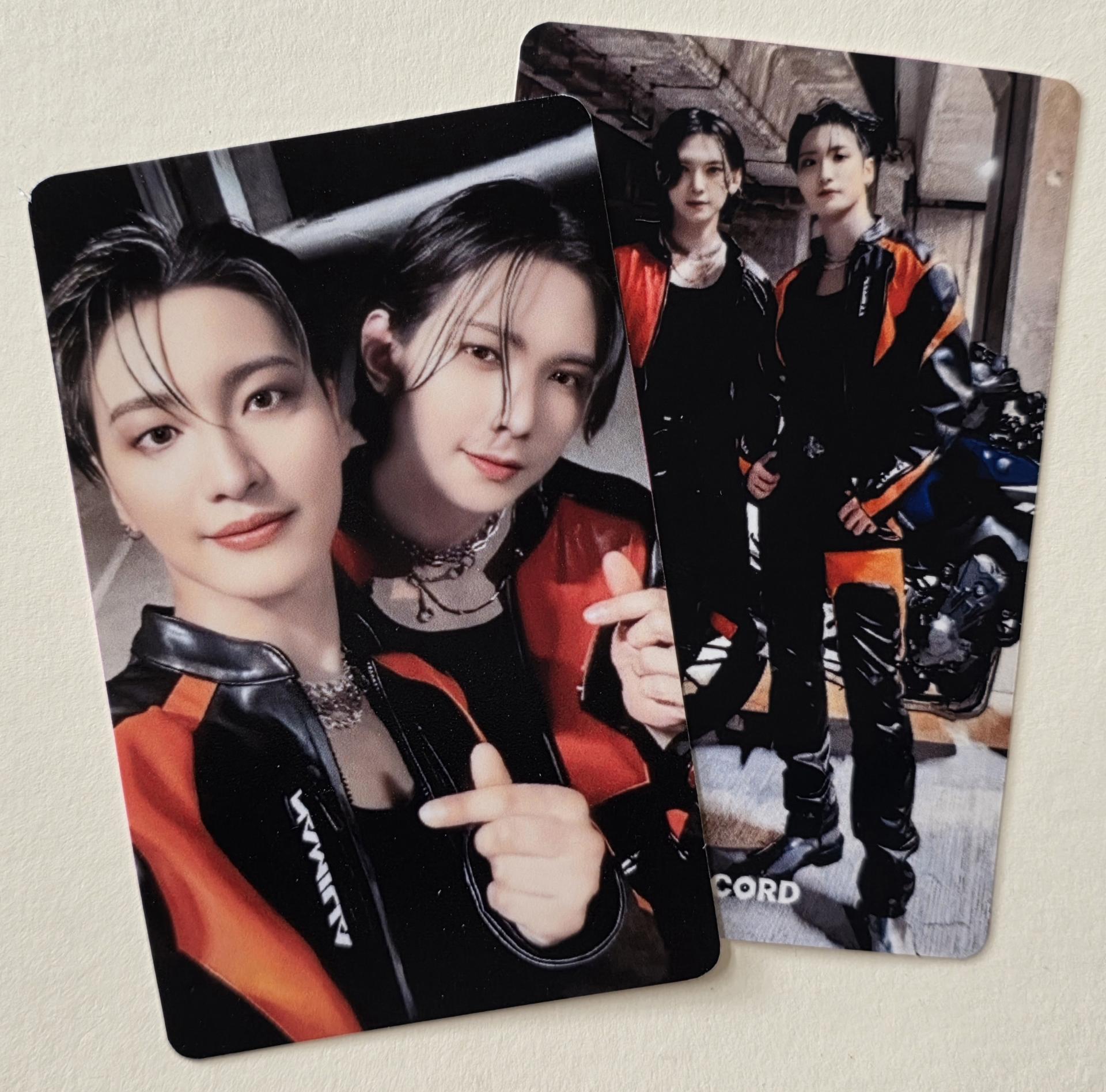 Ateez : Seonghwa/Yeosang The World EP 2 Outlaw Minirecord  LD  Photocards