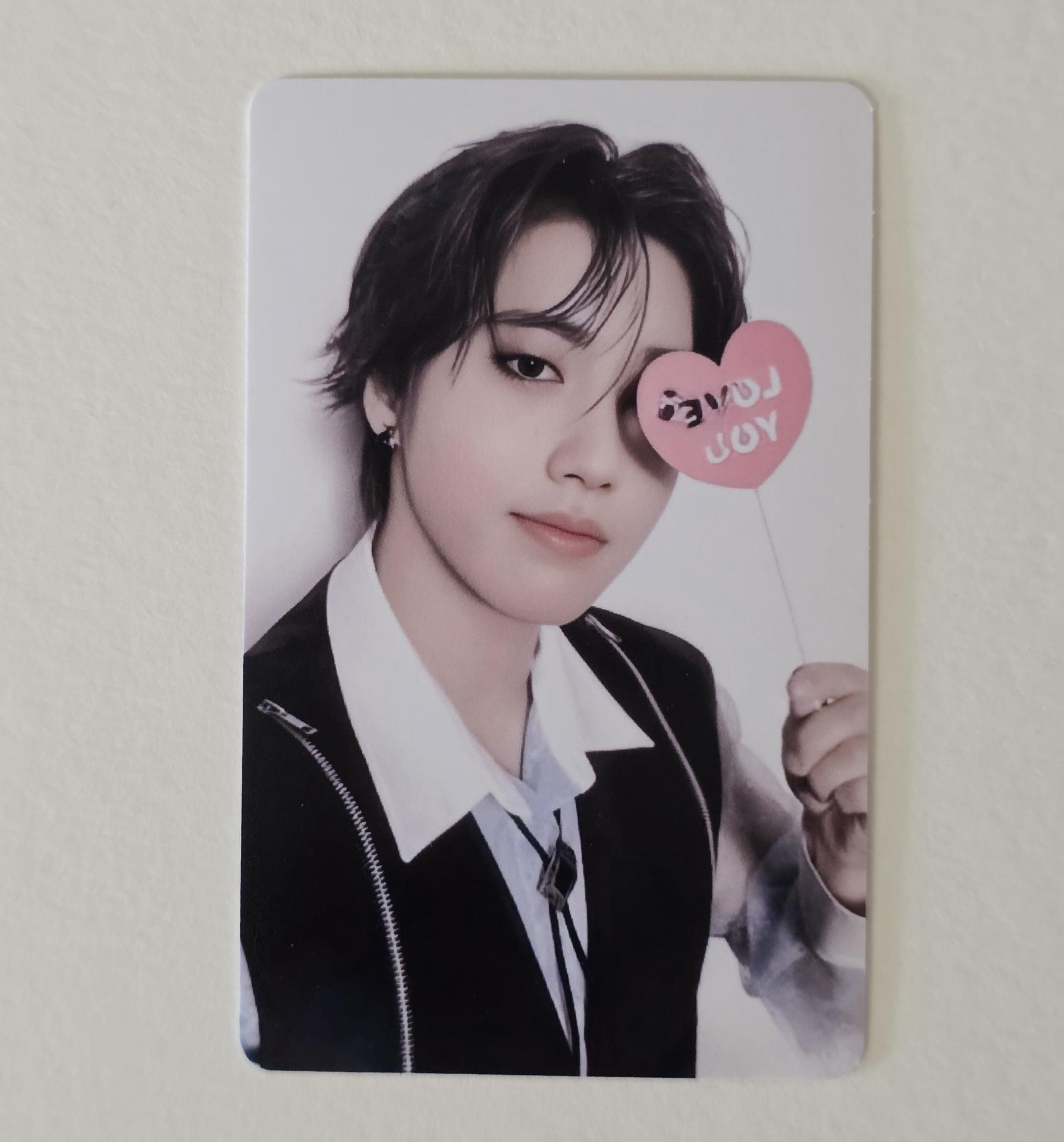 Stray Kids : Hollow Japan Fan club Double Sided Photocards