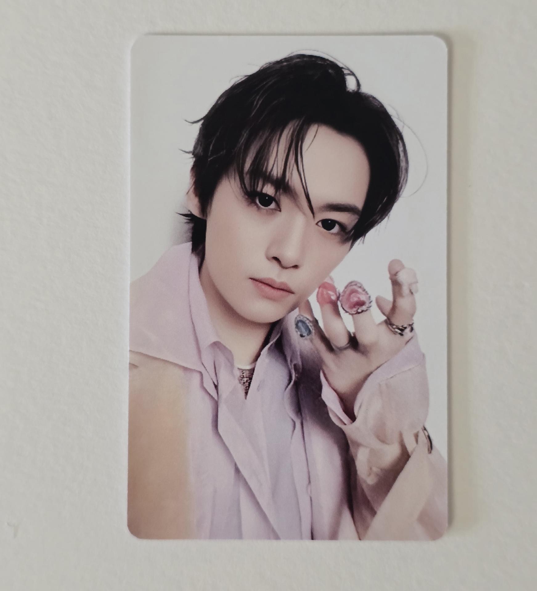 Stray Kids : Hollow Japan Fan club Double Sided Photocards