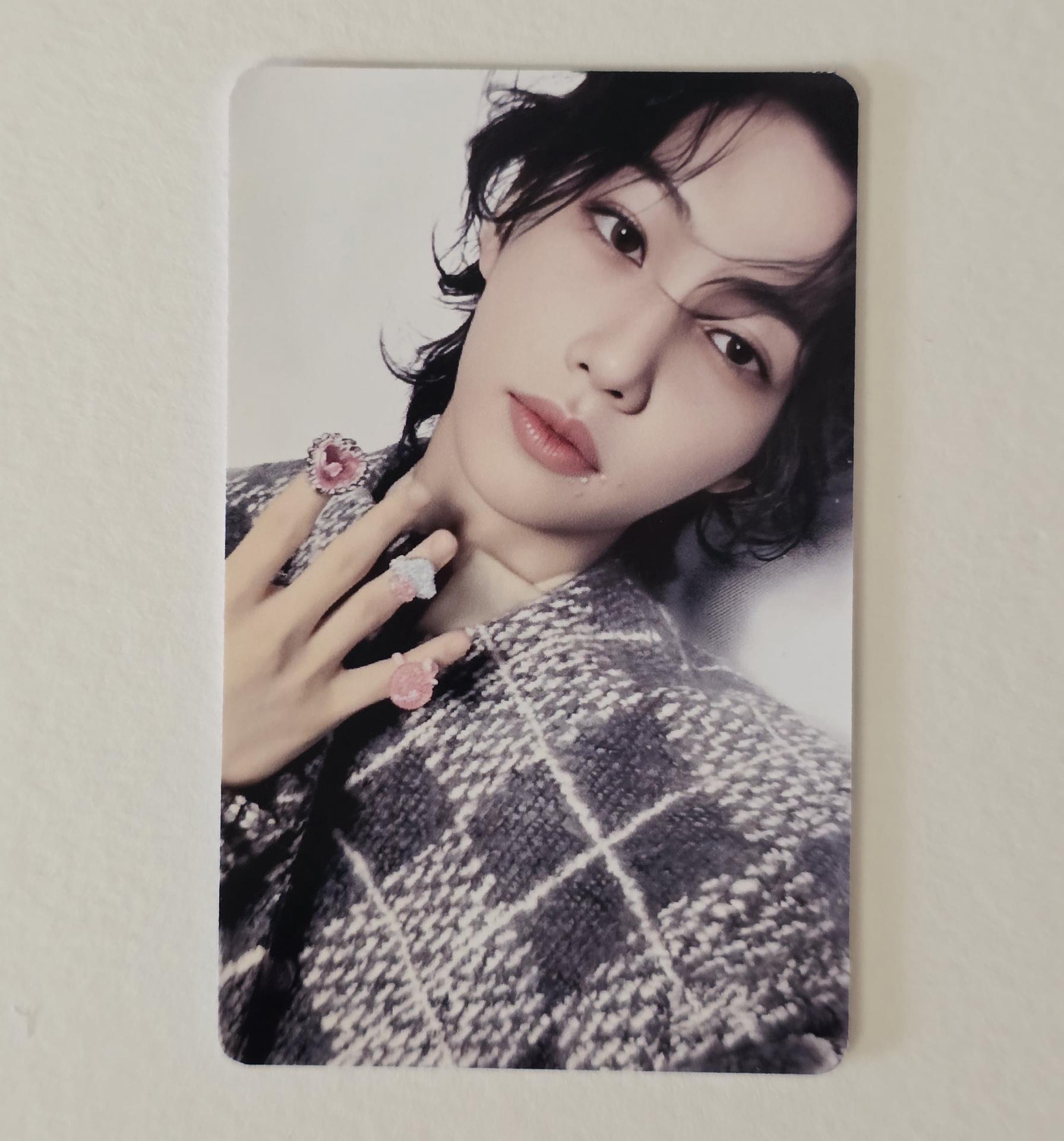 Stray Kids : Hollow Japan Fan club Double Sided Photocards