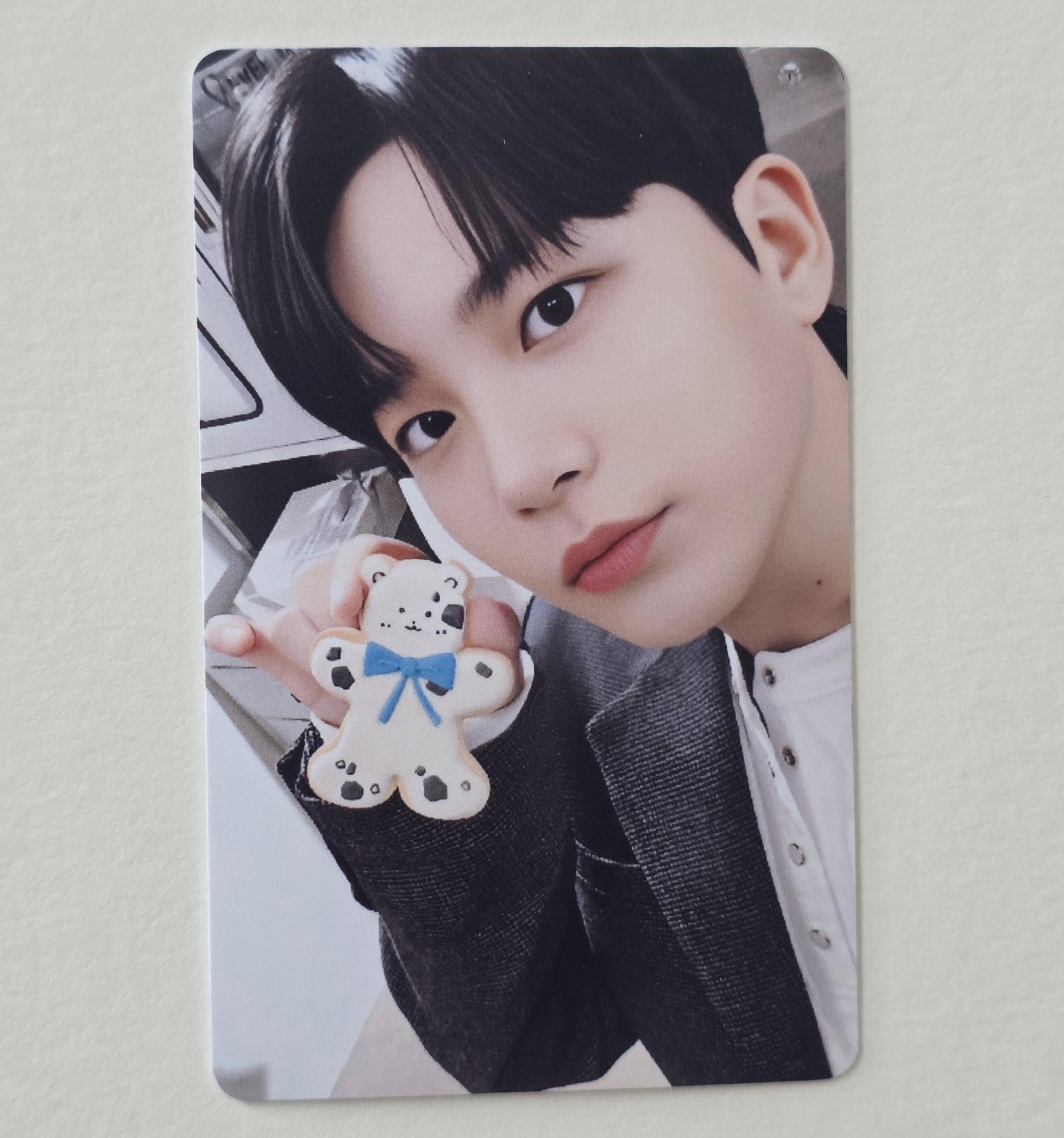 ATEEZ : Seasons Greetings 2026 : Pastry Shop Set A Cookie Photocards