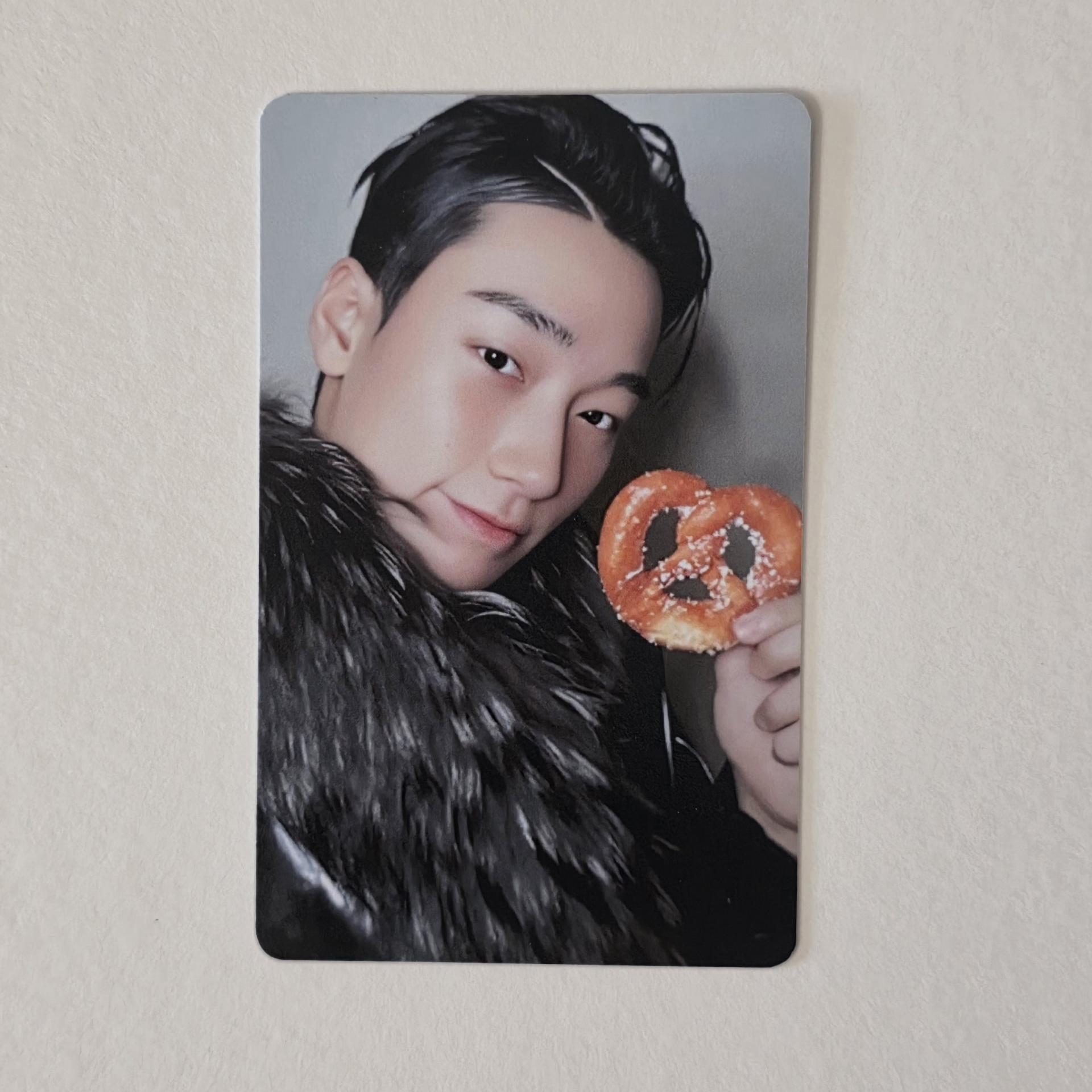 Ateez : Golden Hour 4 Europe exclusive Pretzel Photocards