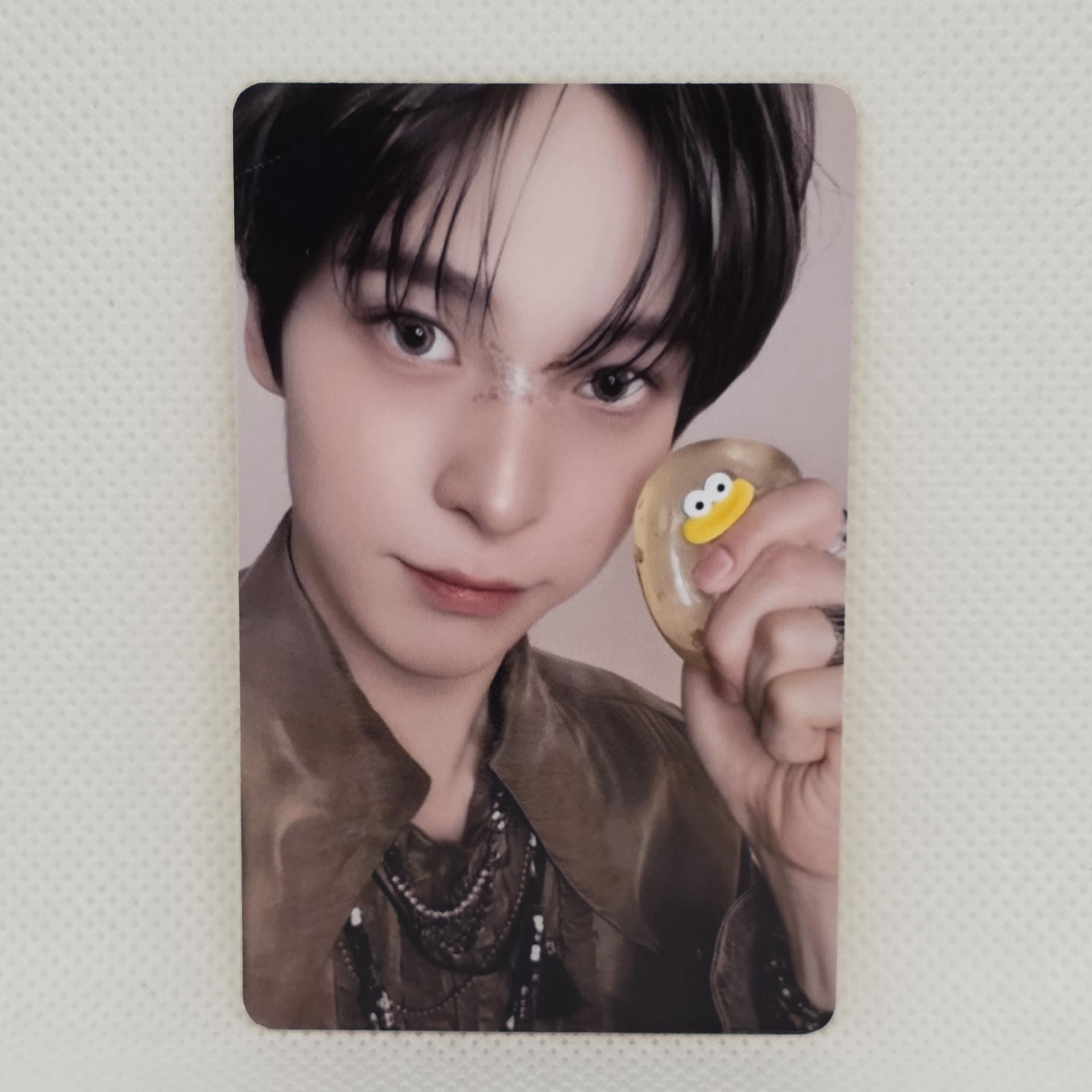 Ateez : Golden Hour 5 Hello 82 Pop Up Photocards Yunho