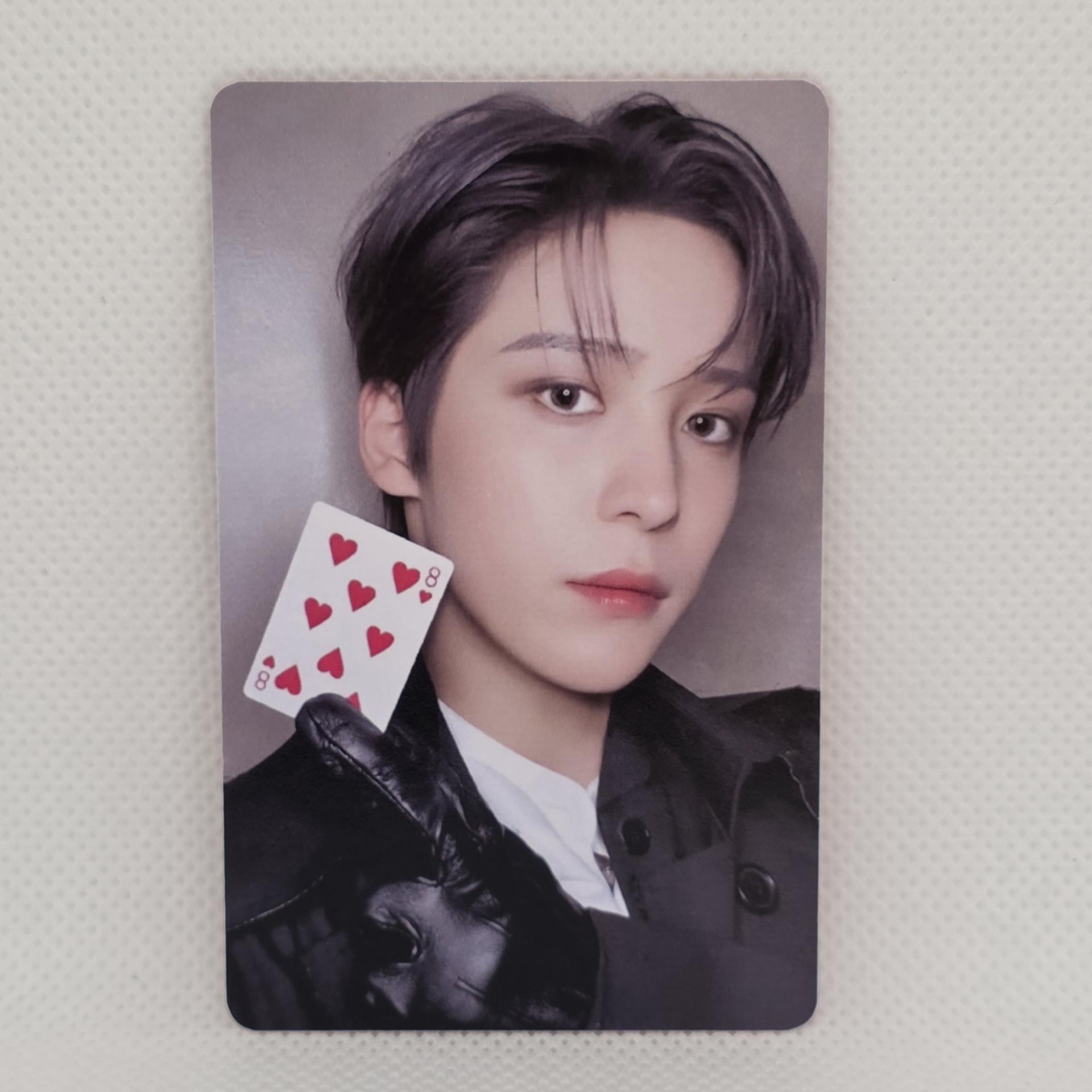 Ateez : Yunho - Golden Hour 3 Hello 82 Magician Photocards