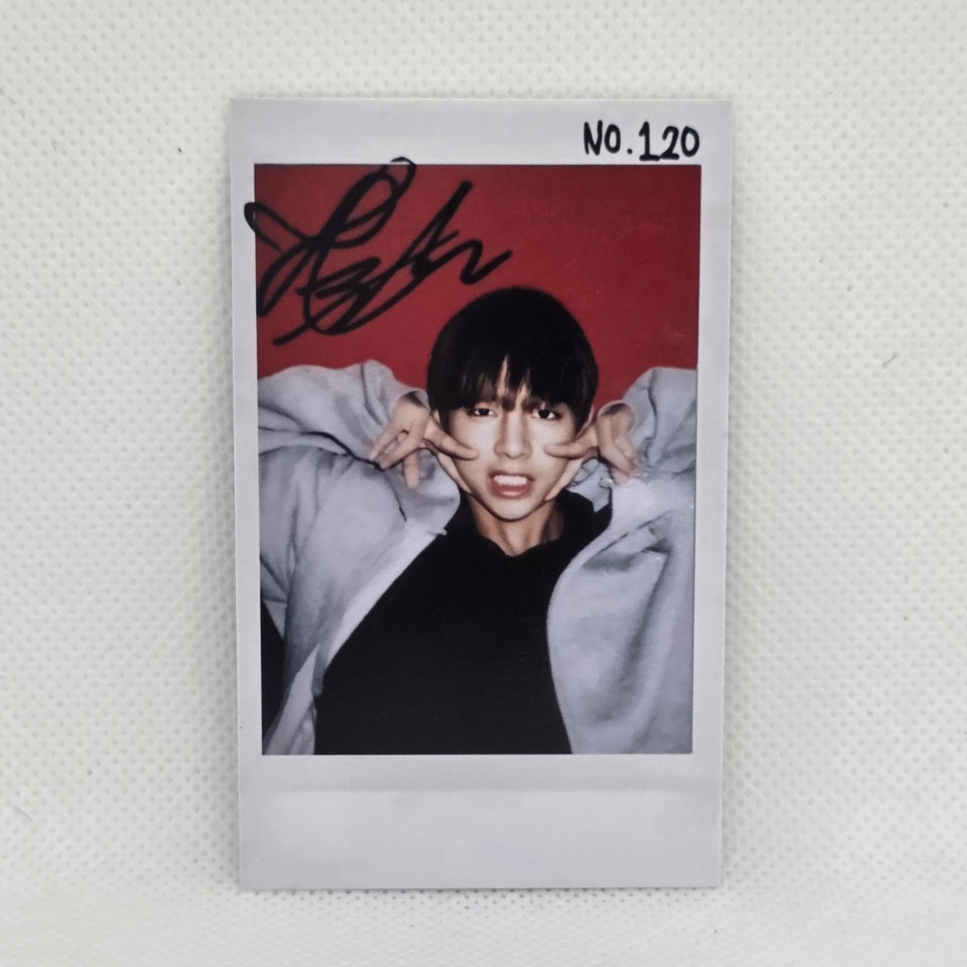 BTS - Dark & Wild 777 Polaroids Taehyung 120