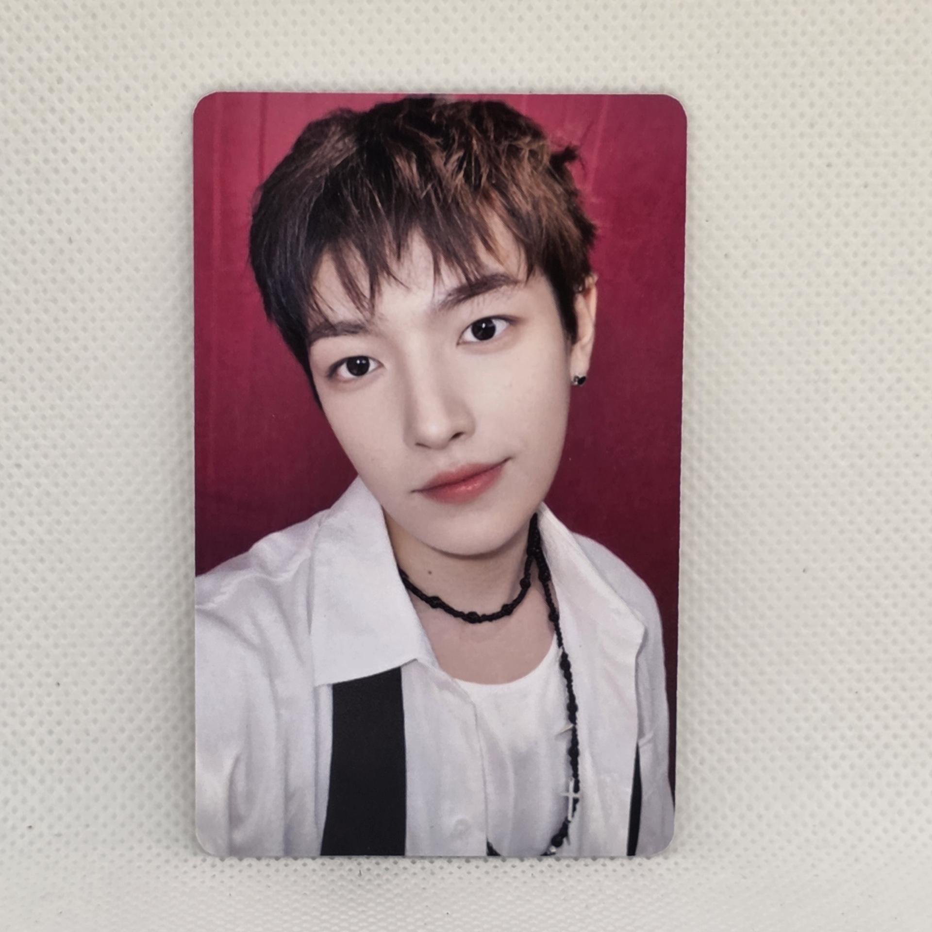 Ateez : Fanplay Metal Pin Set Photocards Hongjoong