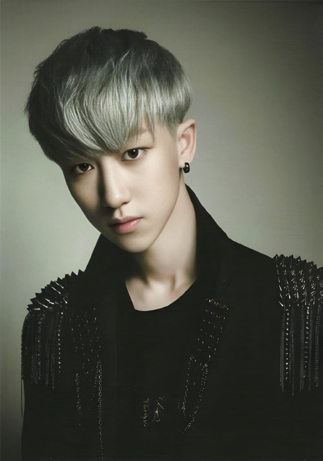 17 : First Mini Album Postcards - Dark Version 