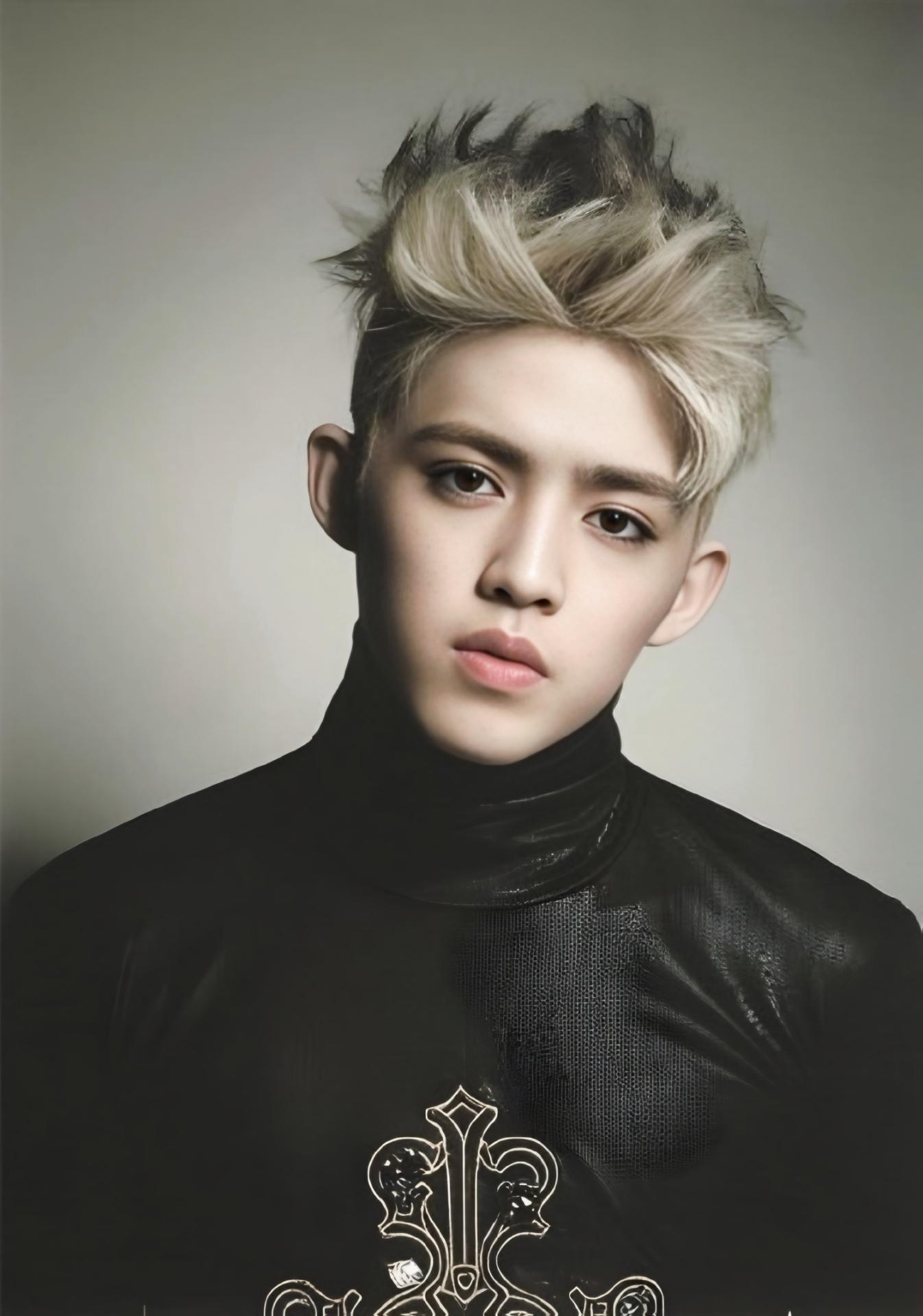 17 : First Mini Album Postcards - Dark Version 