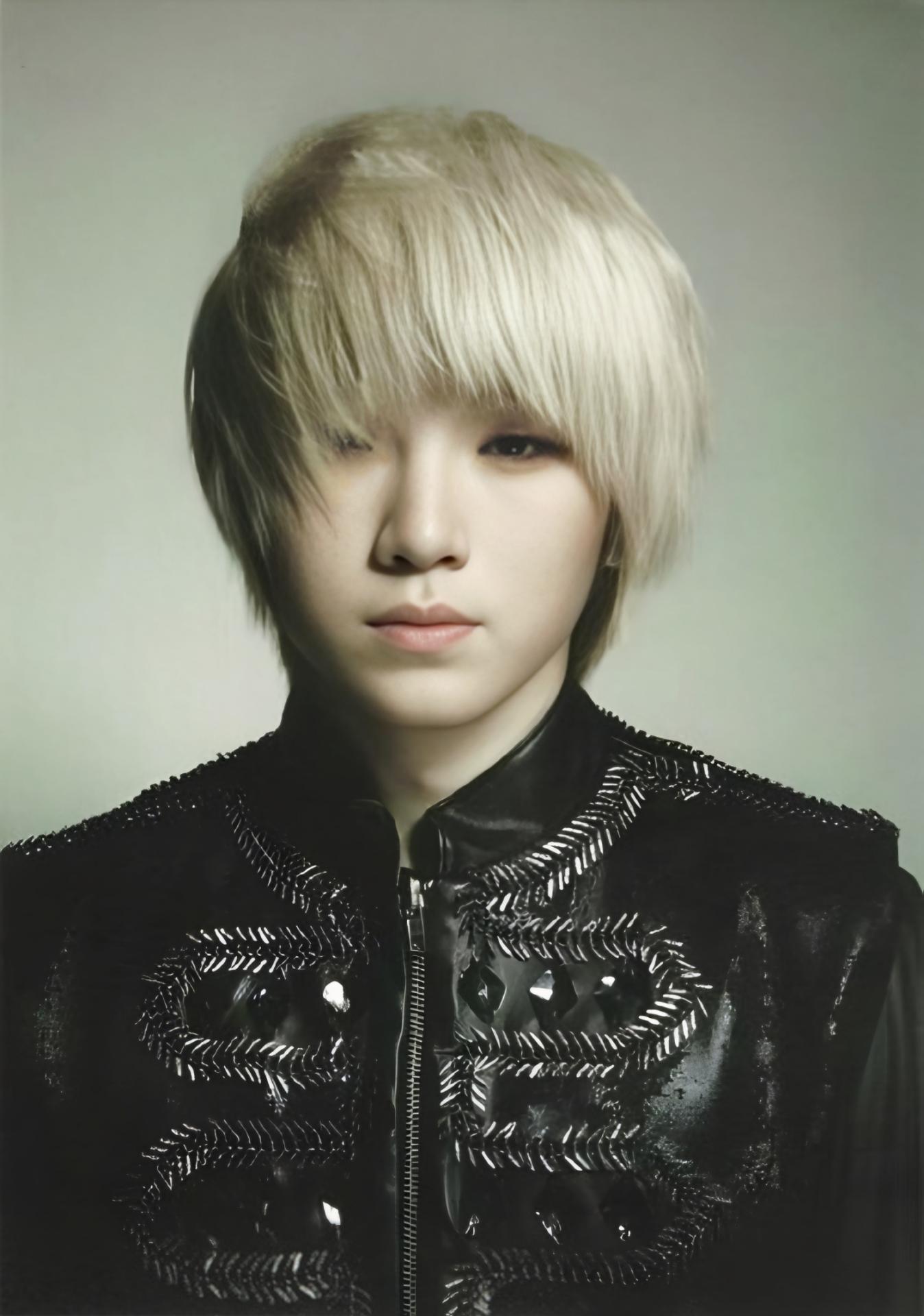 17 : First Mini Album Postcards - Dark Version 