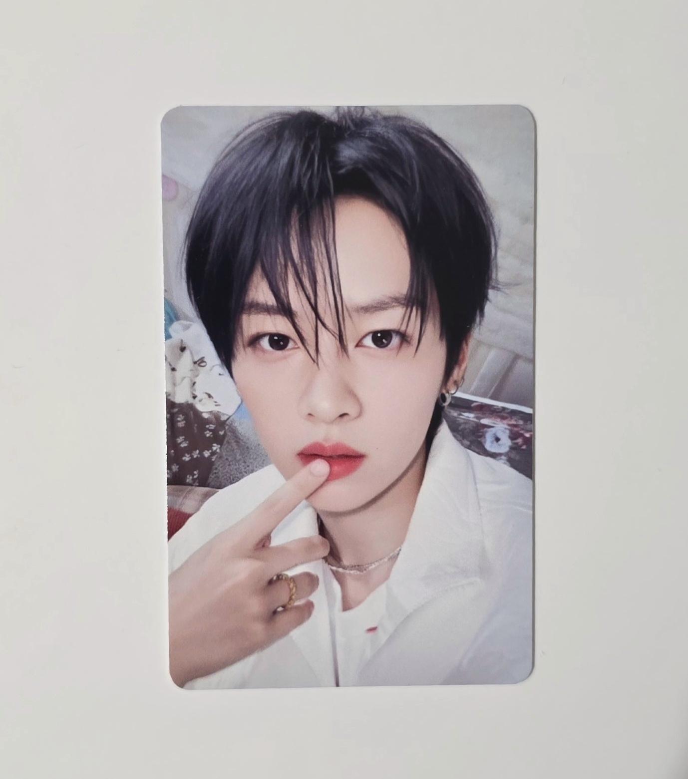 Stray Kids : Stay in our Little House -Day 1 Admission Photocards