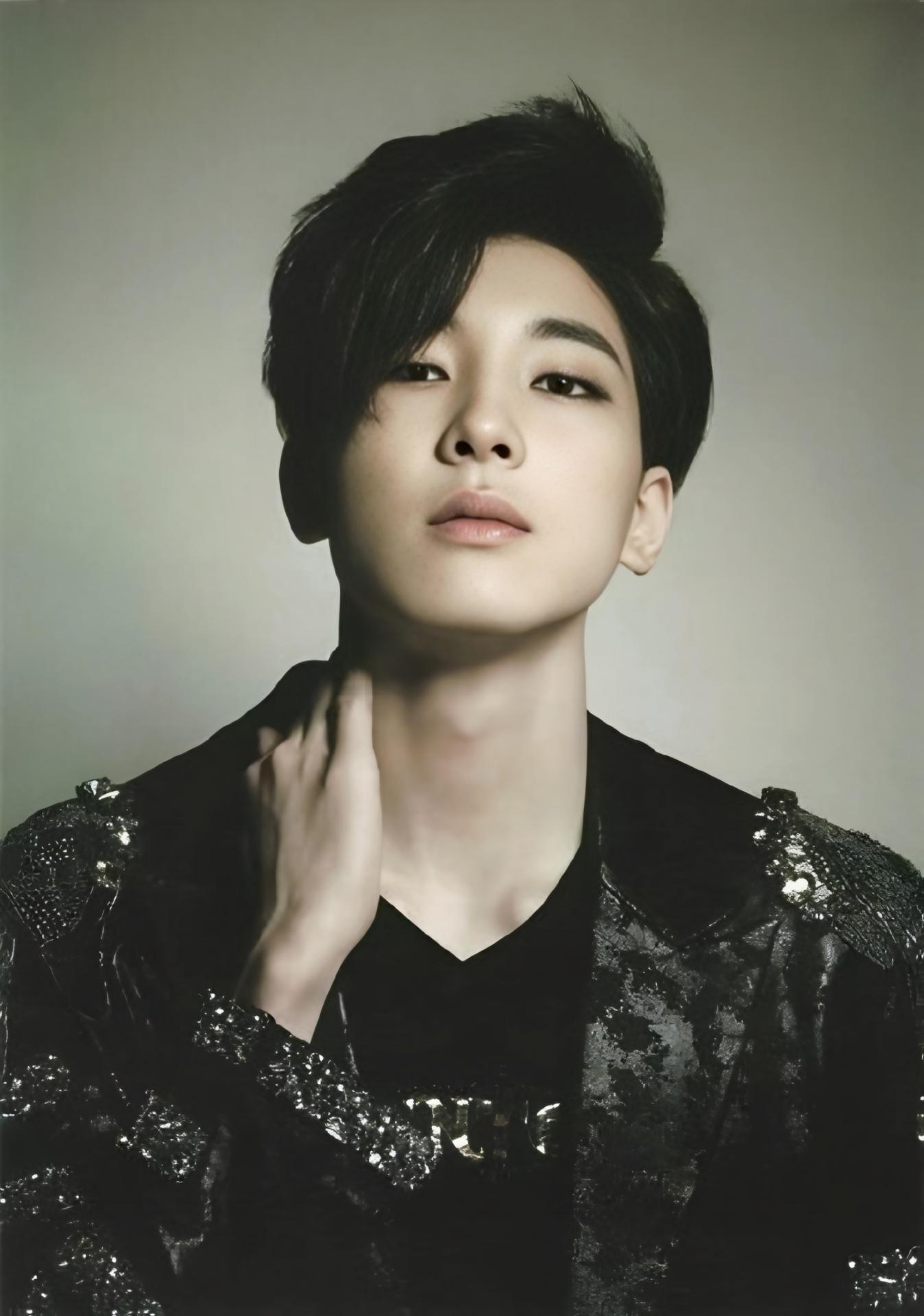 17 : First Mini Album Postcards - Dark Version 