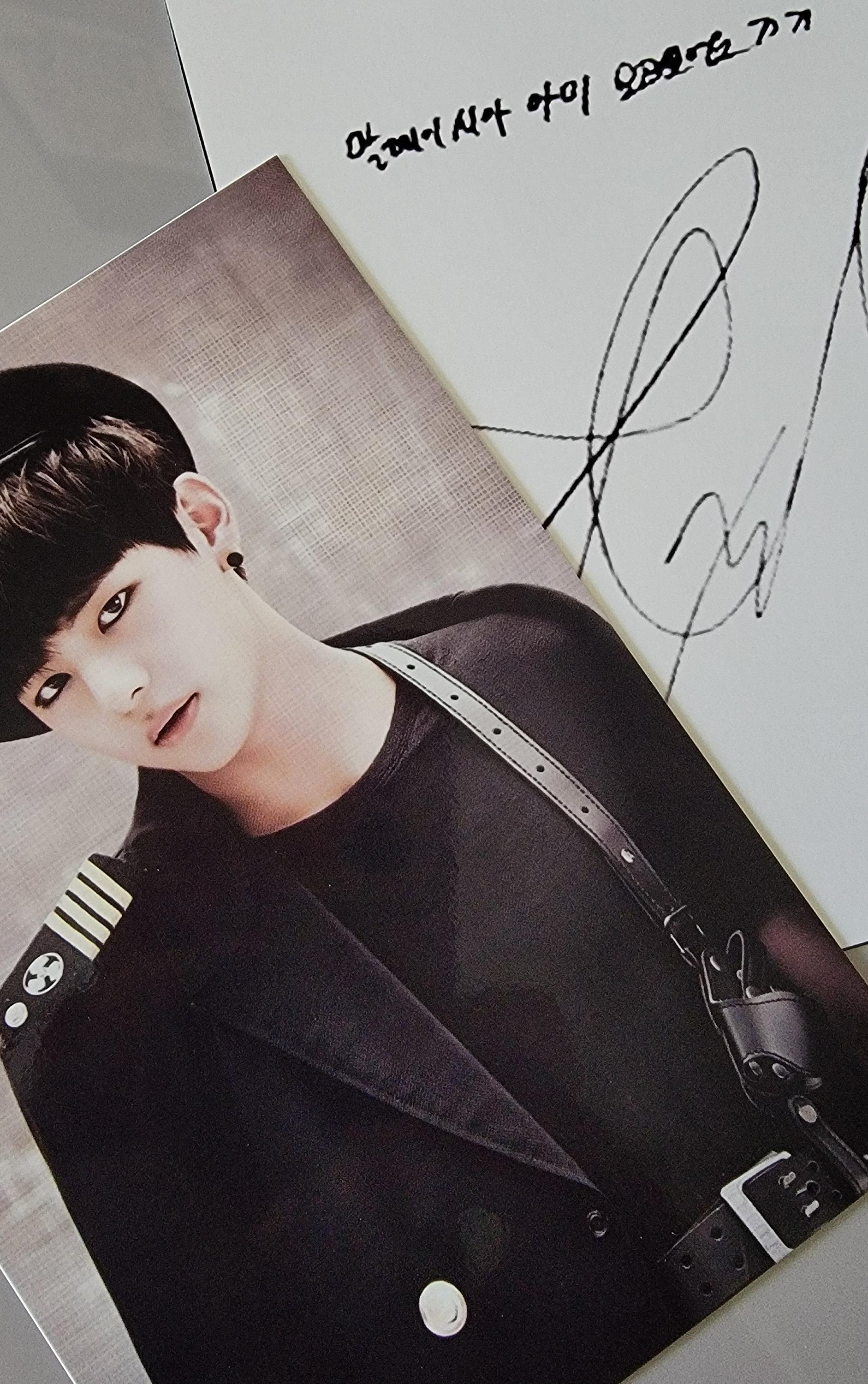 BTS - Red Bullet Hello Session Postcards